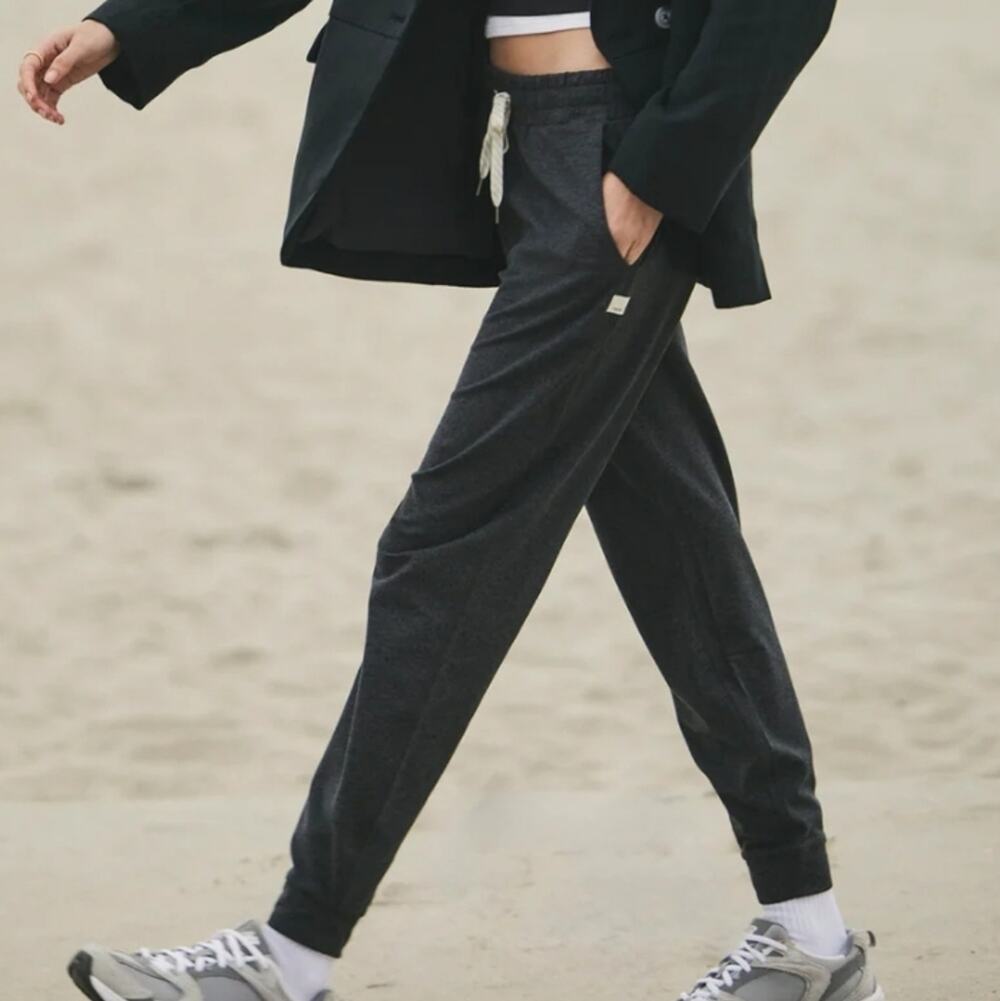 Vuori Charcoal Heather Performance Joggers XS